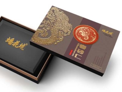 禮盒廠家搭配這樣的內托，保健品包裝盒真上檔次