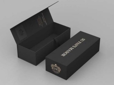 包裝盒定制廠家為您分析，為什么酒盒包裝覆膜后會(huì)出現(xiàn)顏色色差？